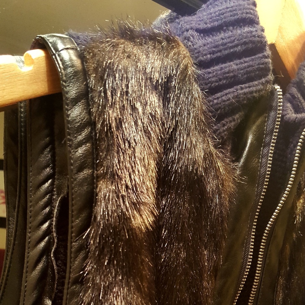 NWOT Gorgeous Cejon black faux fur & knit vest! π - Picture 3 of 8